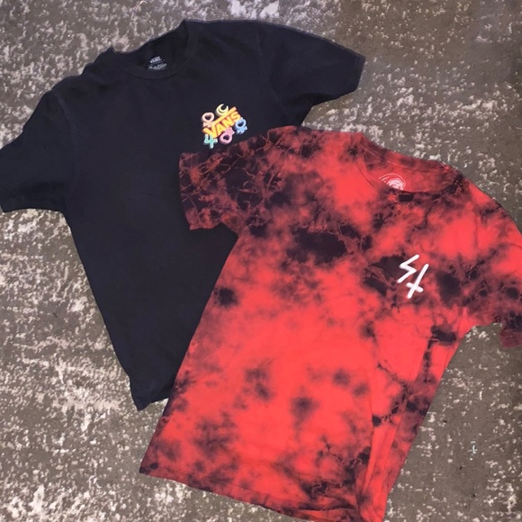 SOLD // Limited edition graphic t-shirts bundle 🌙☠️ - Picture 1 of 9